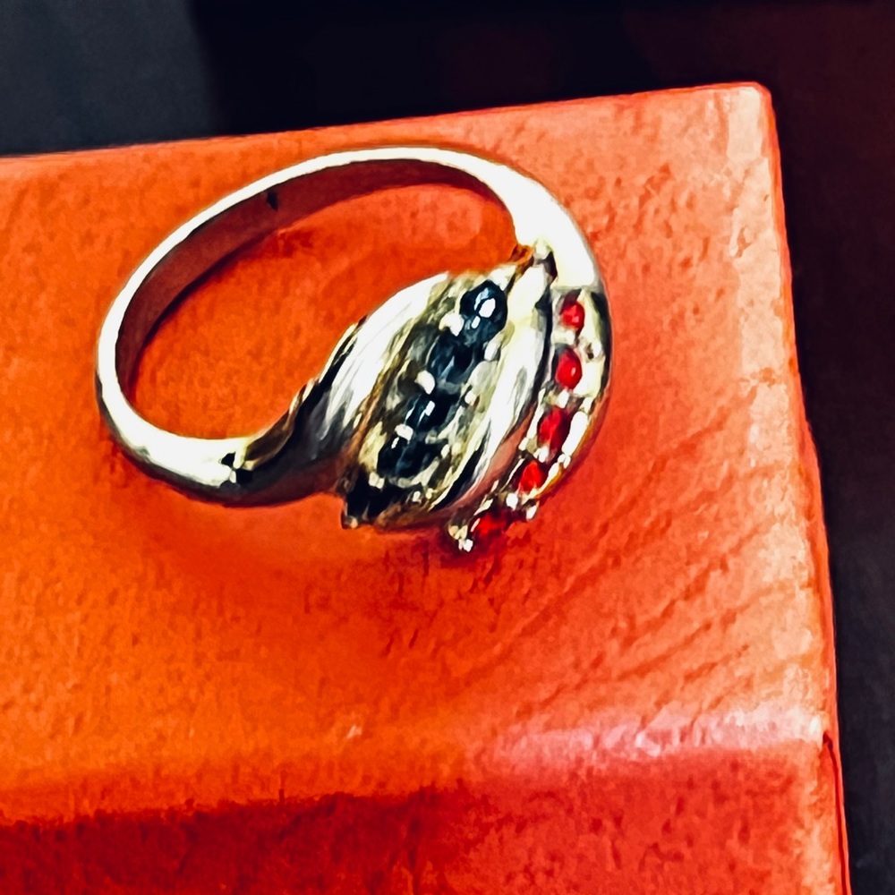 Elegant Gold Plated, Blue and Red Women's Ring - Picture 4 of 5